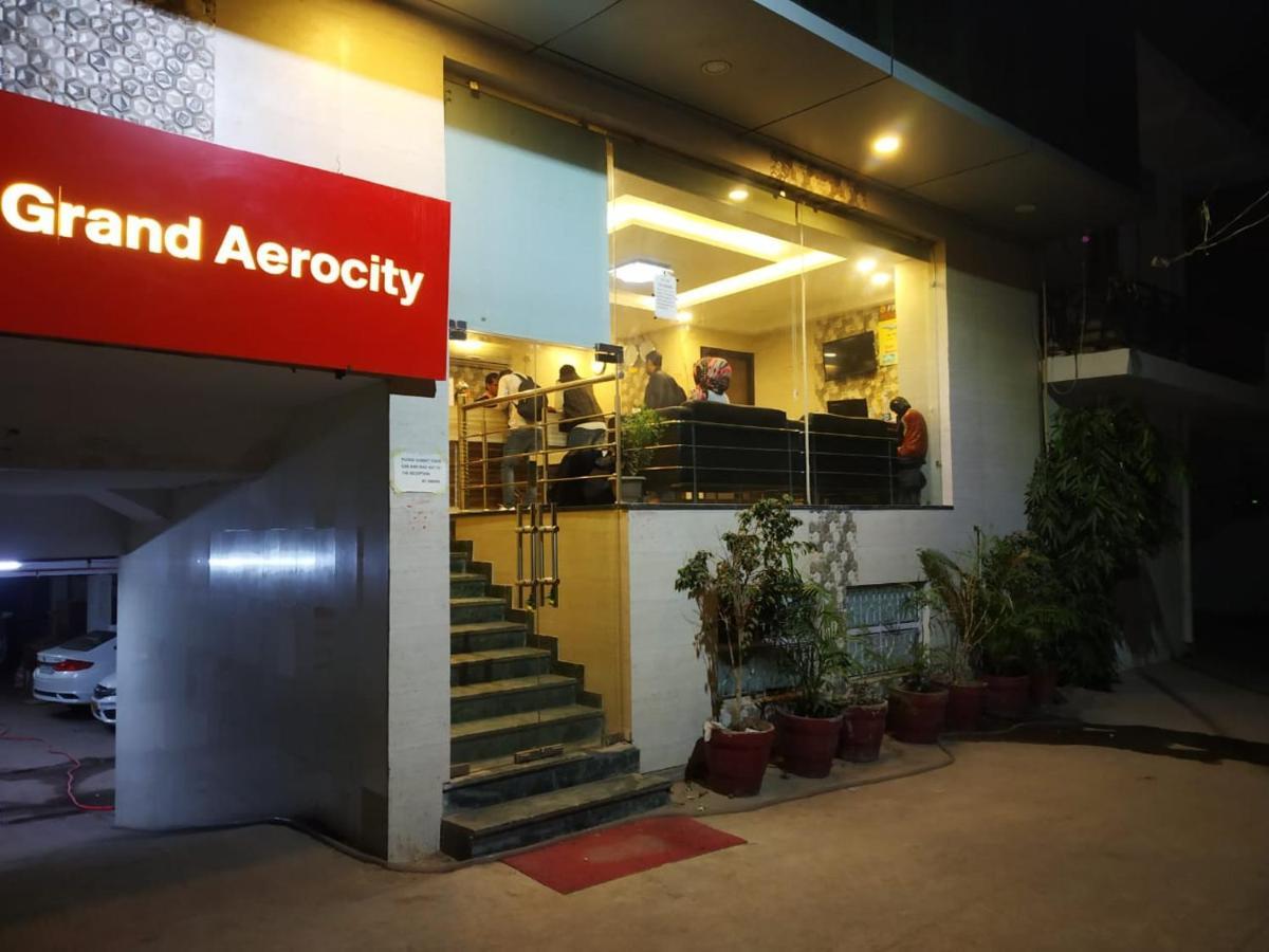 Aerocity Grand Hotel New Delhi Exterior photo